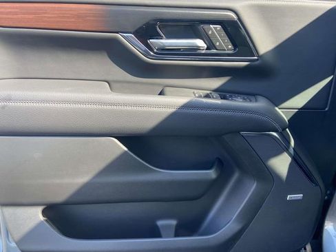 Certified 2026 GMC Yukon Denali w/ Sun & Power Step Package image 14