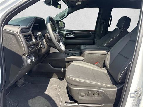 Used 2024 GMC Yukon SLT w/ SLT Luxury Package AWD/4WD image 10