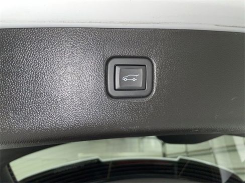 Certified 2024 Chevrolet Blazer LT w/ Convenience Package image 16