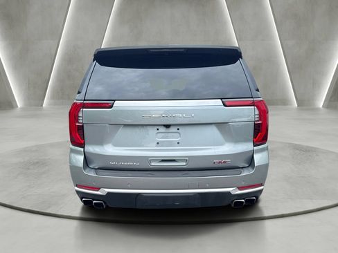 Used 2025 GMC Yukon XL Denali AWD/4WD image 6