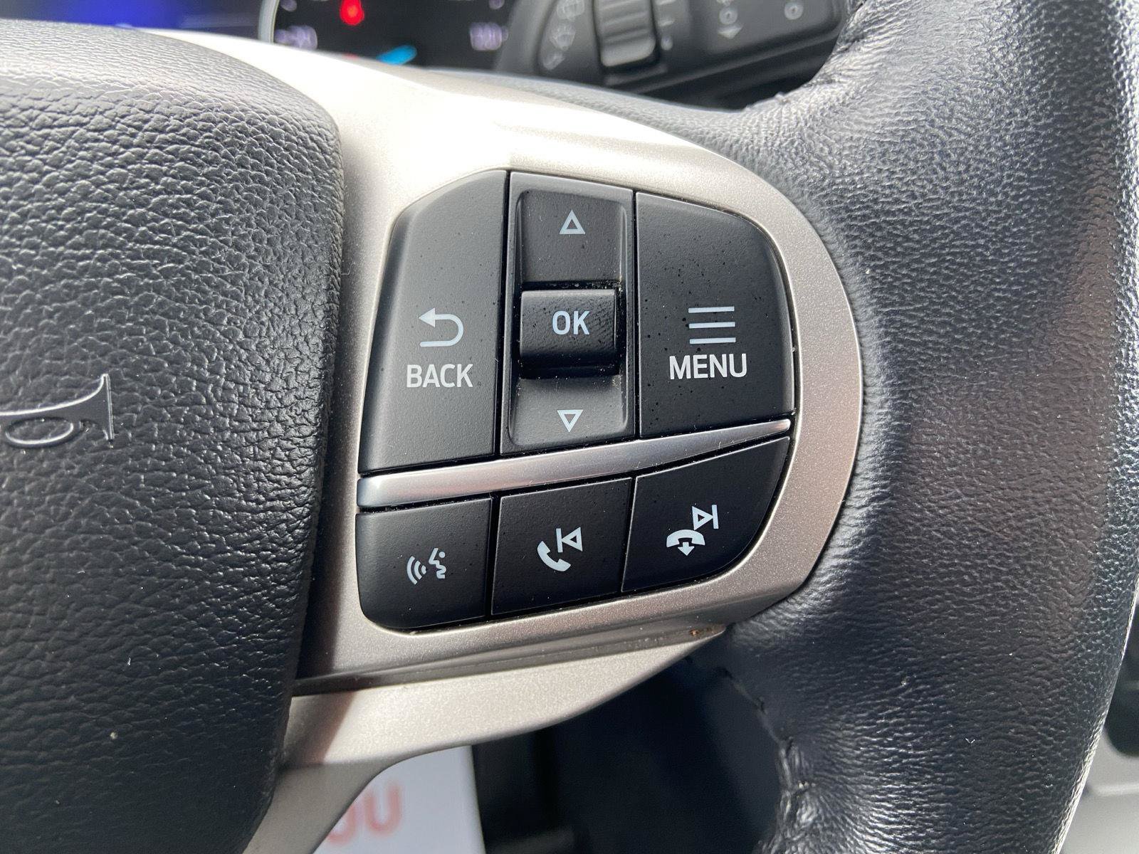 Used 2023 Ford Explorer XLT AWD/4WD image 28