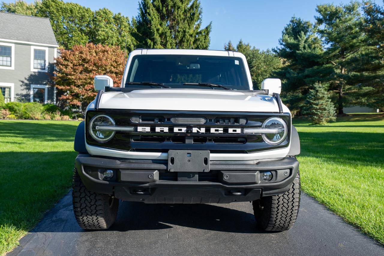 Used 2025 Ford Bronco Outer Banks w/ Sasquatch Package AWD/4WD image 3