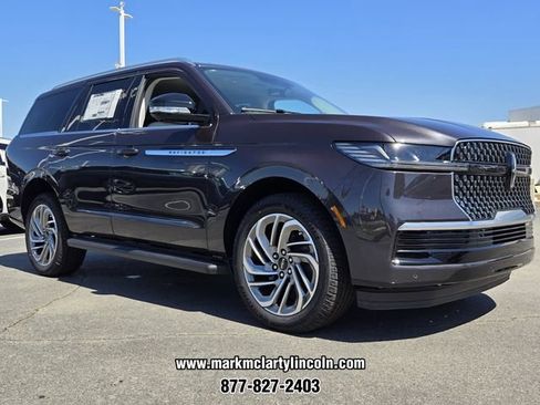 New 2026 Lincoln Navigator Premiere AWD/4WD image 4