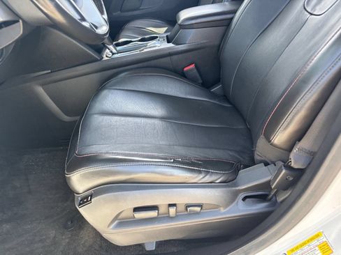 Used 2017 Chevrolet Equinox Premier w/ Enhanced Convenience Package AWD/4WD image 21