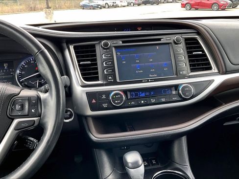 Used 2015 Toyota Highlander Limited Platinum image 6