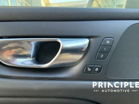 Used 2020 Volvo S60 T5 Momentum image 21