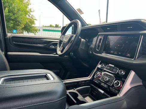 Used 2023 GMC Yukon Denali AWD/4WD image 41