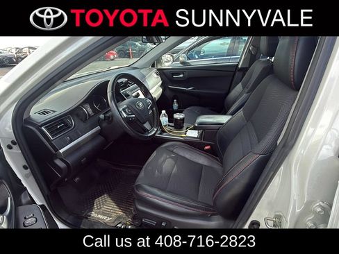 Used 2017 Toyota Camry SE FWD image 4