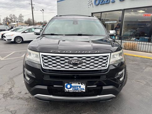 Used 2016 Ford Explorer Platinum image 2