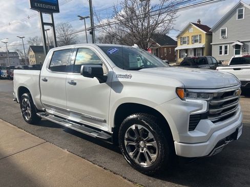 Used 2024 Chevrolet Silverado 1500 High Country w/ Technology Package image 8