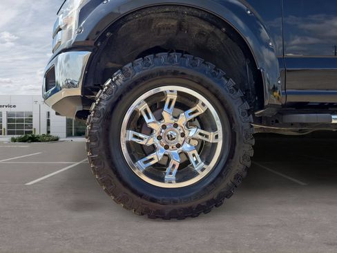 Used 2018 Ford F150 Lariat w/ Equipment Group 502A Luxury AWD/4WD image 10