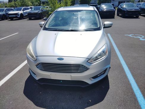 Used 2018 Ford Focus Titanium FWD image 2