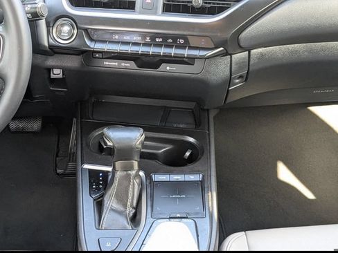 Used 2019 Lexus UX 200 w/ Accessory Package FWD image 20