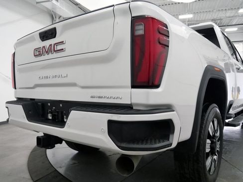 Used 2024 GMC Sierra 2500 Denali w/ Denali Reserve Package AWD/4WD image 37