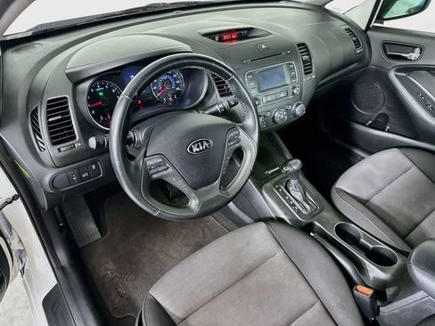 Used 2016 Kia Forte EX FWD image 2