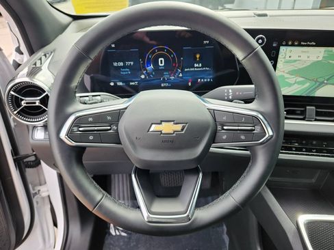 Used 2026 Chevrolet Equinox LT w/ Convenience Package II AWD/4WD image 25