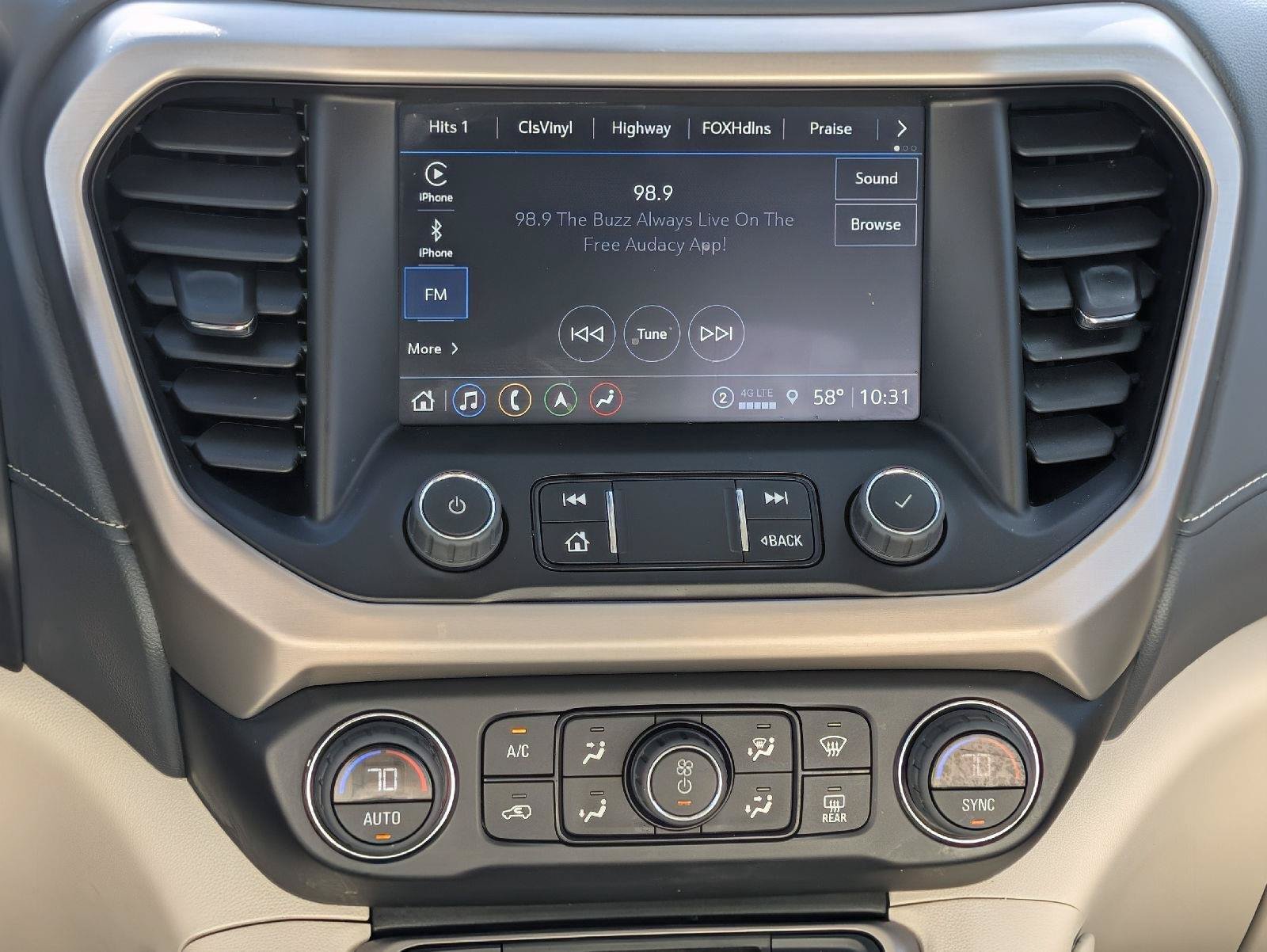 Used 2023 GMC Acadia Denali w/ Denali Ultimate Package AWD/4WD image 17