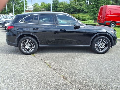 Used 2025 Mercedes-Benz GLC 300 4MATIC image 7