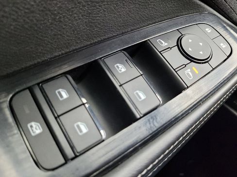 Used 2022 Nissan Rogue SV FWD image 27