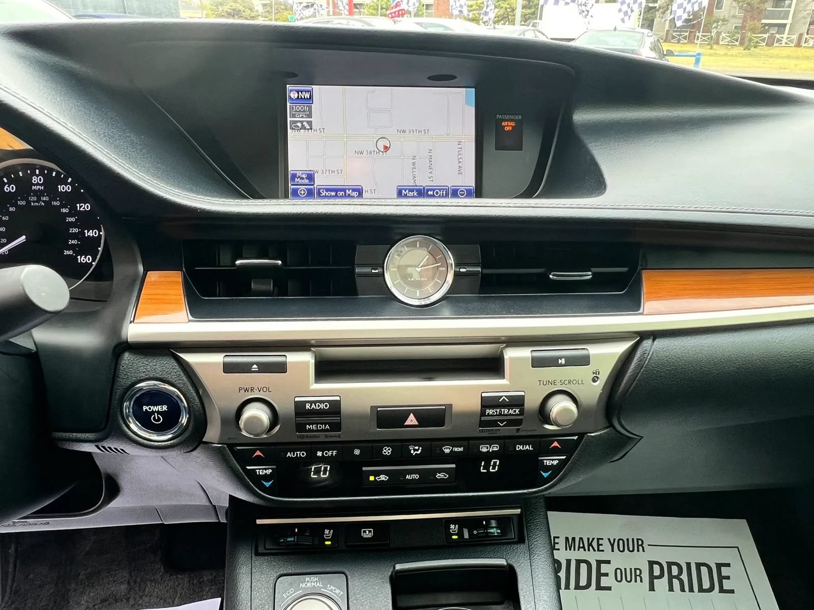Used 2013 Lexus ES 300h w/ Luxury Pkg FWD image 13
