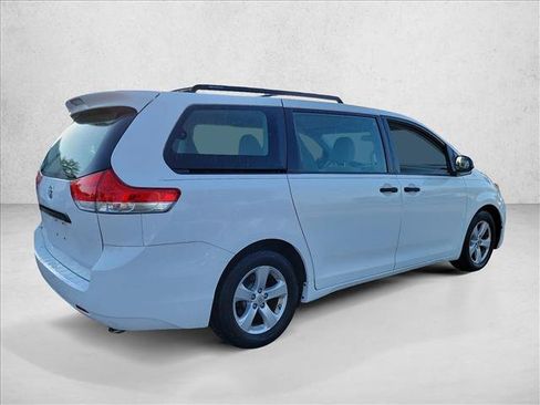Used 2014 Toyota Sienna L FWD image 5
