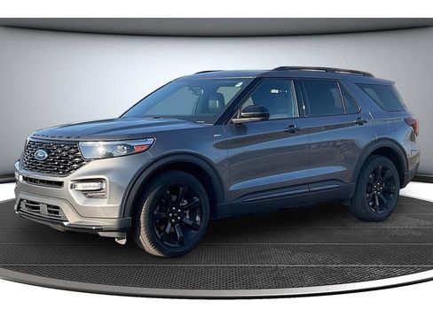 Used 2024 Ford Explorer ST-Line w/ Class IV Trailer Tow Package AWD/4WD image 15