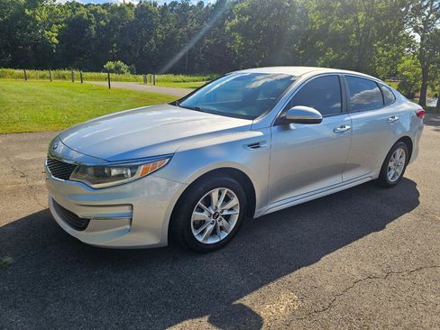 Used 2016 Kia Optima LX FWD image 11