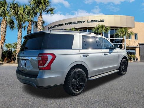 Used 2020 Ford Expedition XLT w/ Equipment Group 202A RWD image 5