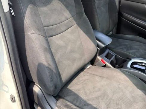 Used 2016 Nissan Rogue S w/ S Family Package FWD image 20