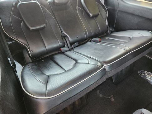 Used 2021 Chrysler Pacifica Limited w/ S Appearance Package image 29