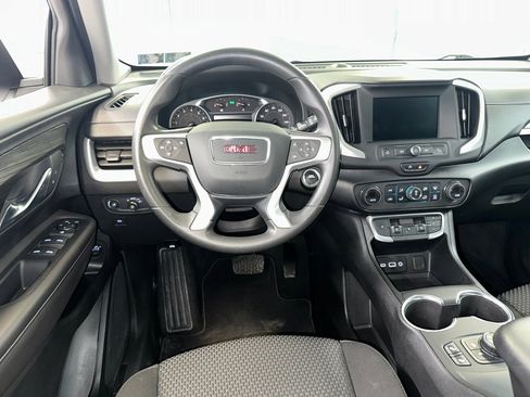 Certified 2022 GMC Terrain SLE w/ Driver Convenience Package image 2