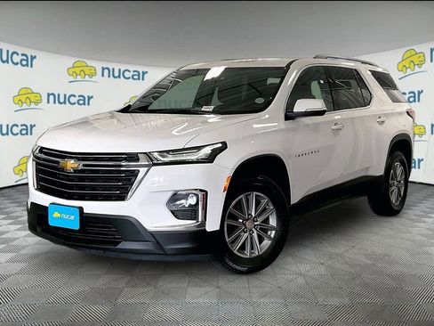 Used 2023 Chevrolet Traverse LT AWD/4WD image 3
