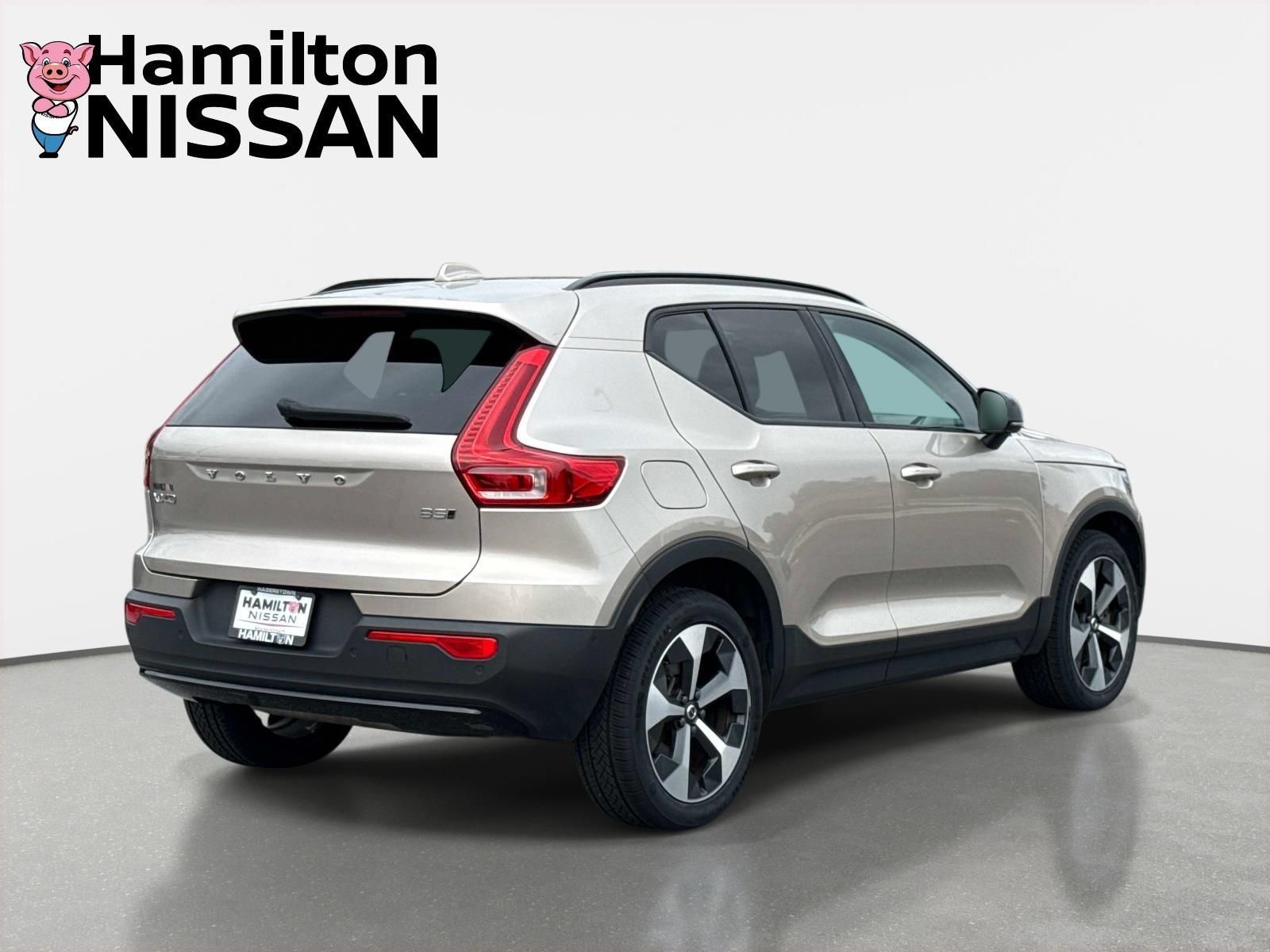 Used 2024 Volvo XC40 B5 Plus w/ Protection Package Premier AWD/4WD image 2