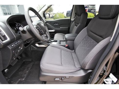 New 2026 Nissan Frontier SV w/ SV Convenience Package image 6