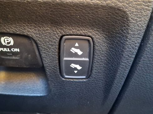 Used 2025 RAM 1500 Big Horn AWD/4WD image 25