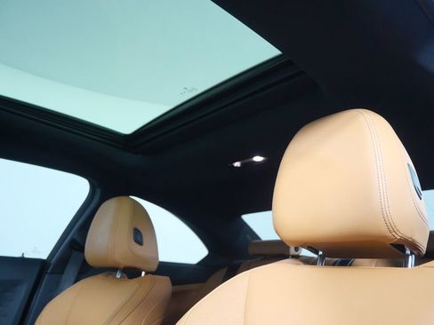 Used 2024 BMW 230i Coupe w/ Premium Package image 11