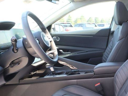 New 2026 Hyundai Elantra Limited FWD image 24