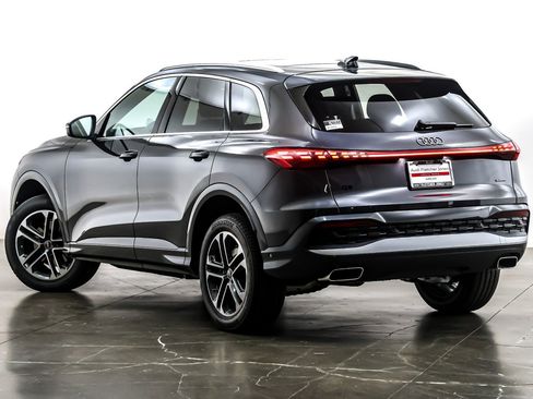 New 2025 Audi Q5 Premium image 12