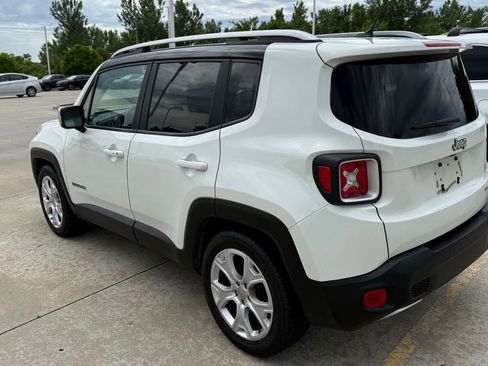 Used 2017 Jeep Renegade Limited FWD image 4