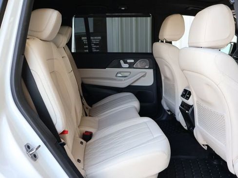 Used 2025 Mercedes-Benz GLS 63 AMG 4MATIC image 24