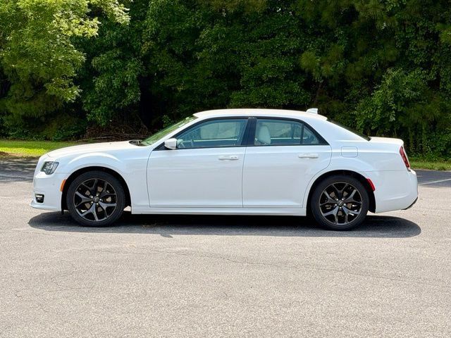 Used 2023 Chrysler 300 Touring L RWD image 3