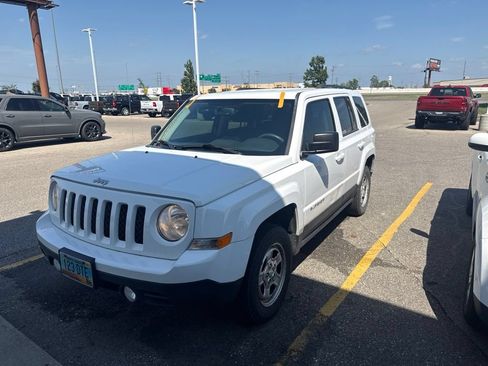 Used 2016 Jeep Patriot Sport w/ Power Value Group AWD/4WD image 3