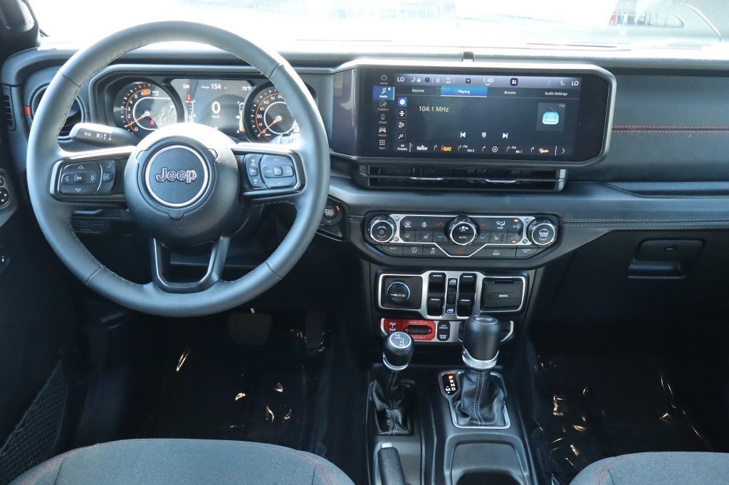 Certified 2025 Jeep Wrangler Unlimited Rubicon w/ Convenience Group AWD/4WD image 26