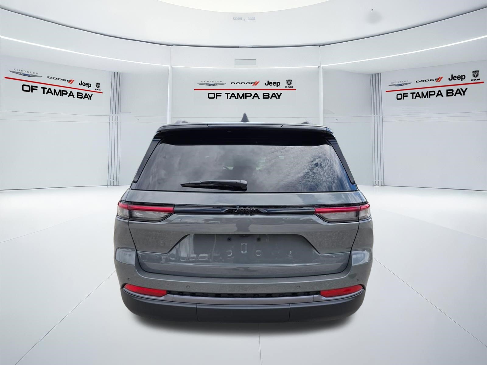 New 2027 Jeep Grand Cherokee Altitude RWD image 5