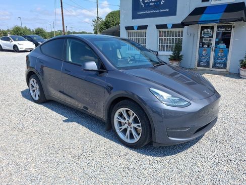 Used 2023 Tesla Model Y Long Range AWD/4WD image 7