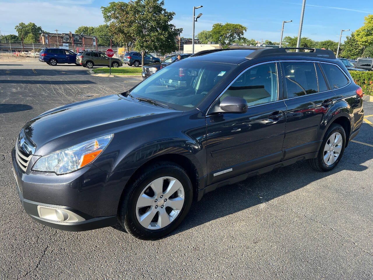 Used 2010 Subaru Outback 2.5i Premium AWD/4WD image 6