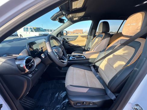 New 2026 Chevrolet Equinox ACTIV w/ Convenience Package III AWD/4WD image 9