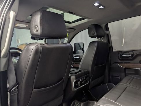 Used 2023 GMC Sierra 3500 Denali w/ Denali Ultimate Package image 16