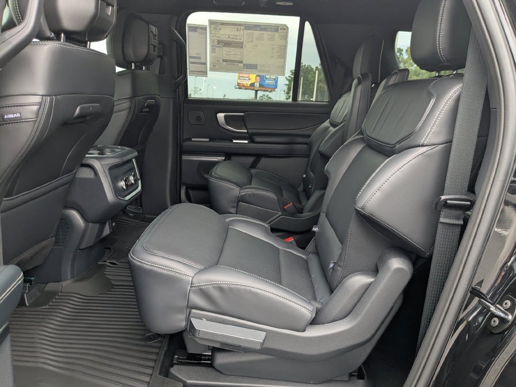 New 2027 Ford Expedition Max Platinum w/ Stealth Performance Package AWD/4WD image 13