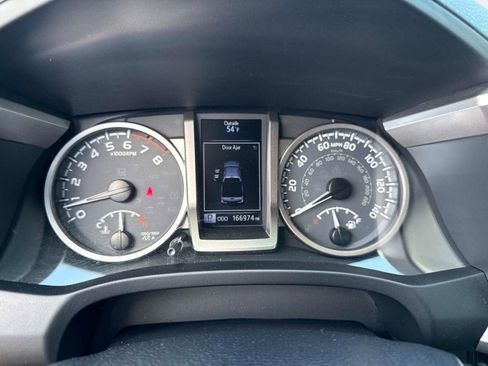 Used 2017 Toyota Tacoma Limited w/ Tow Package image 26